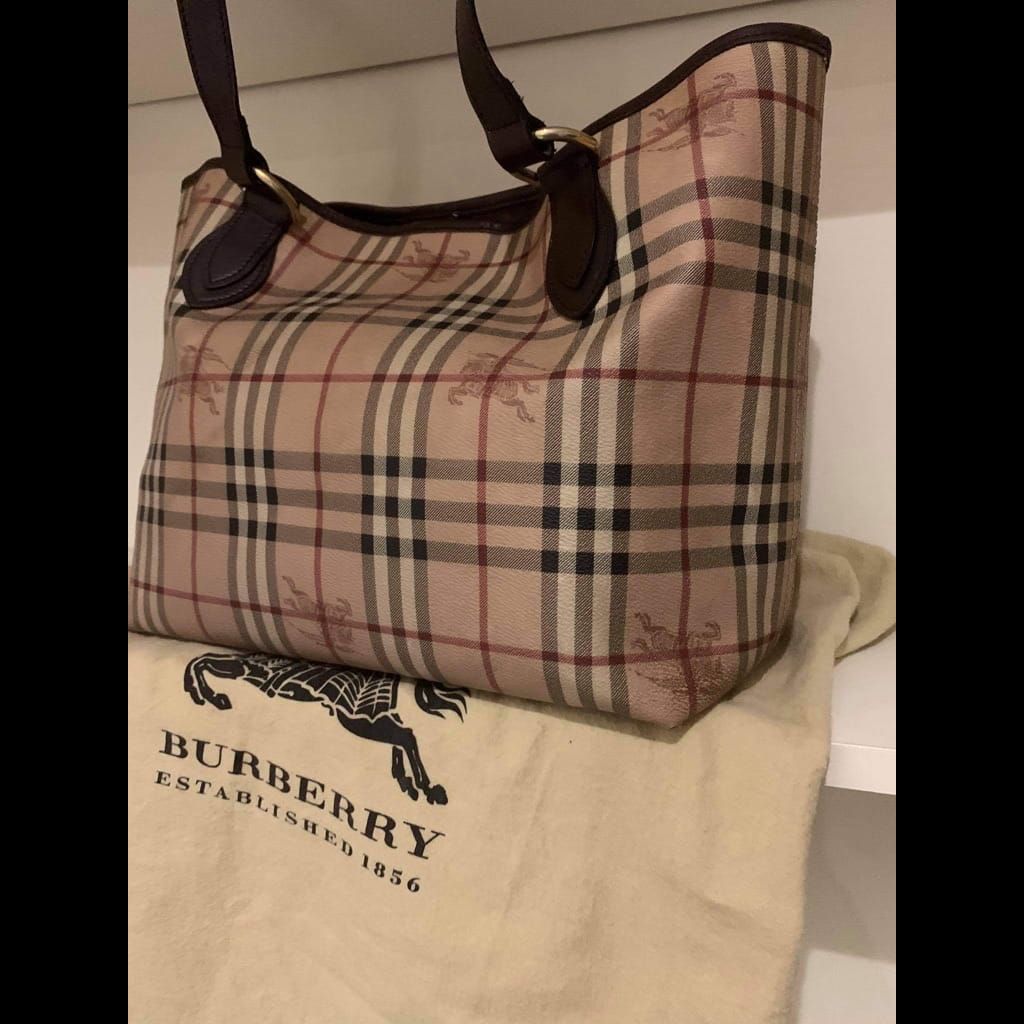 Burberry classic bag | Virclo