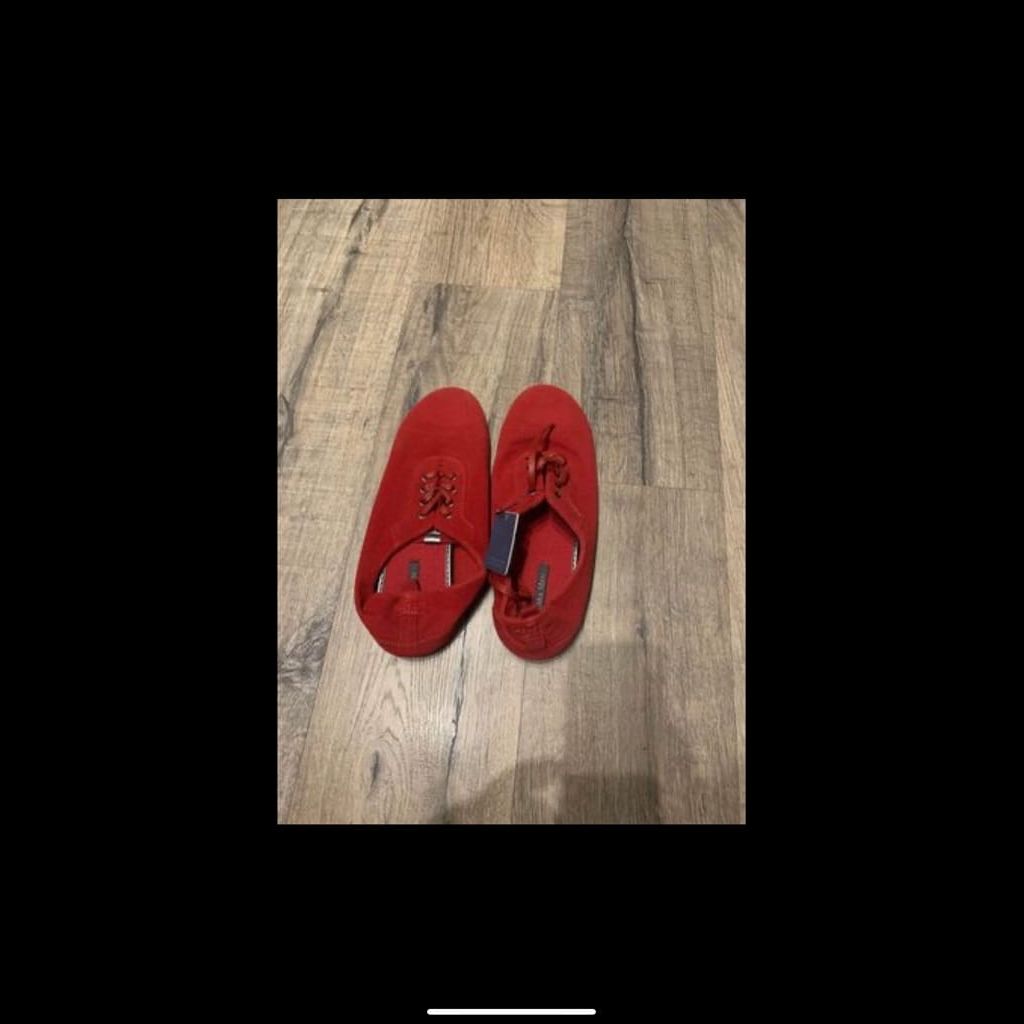 Red Sneakrs