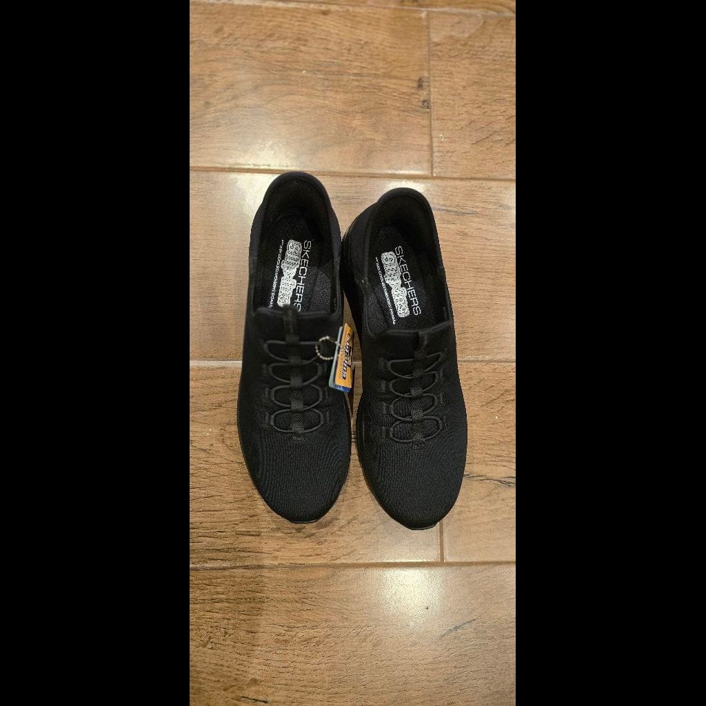 Brand new skechers slip ons