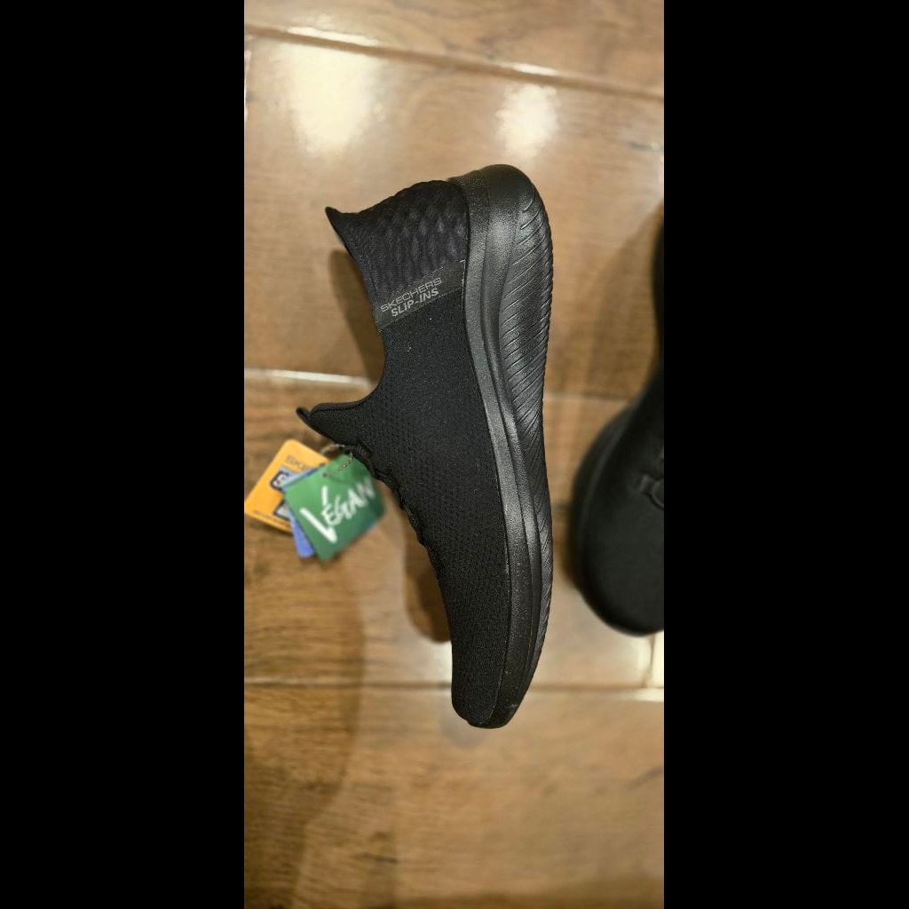 Brand new skechers slip ons