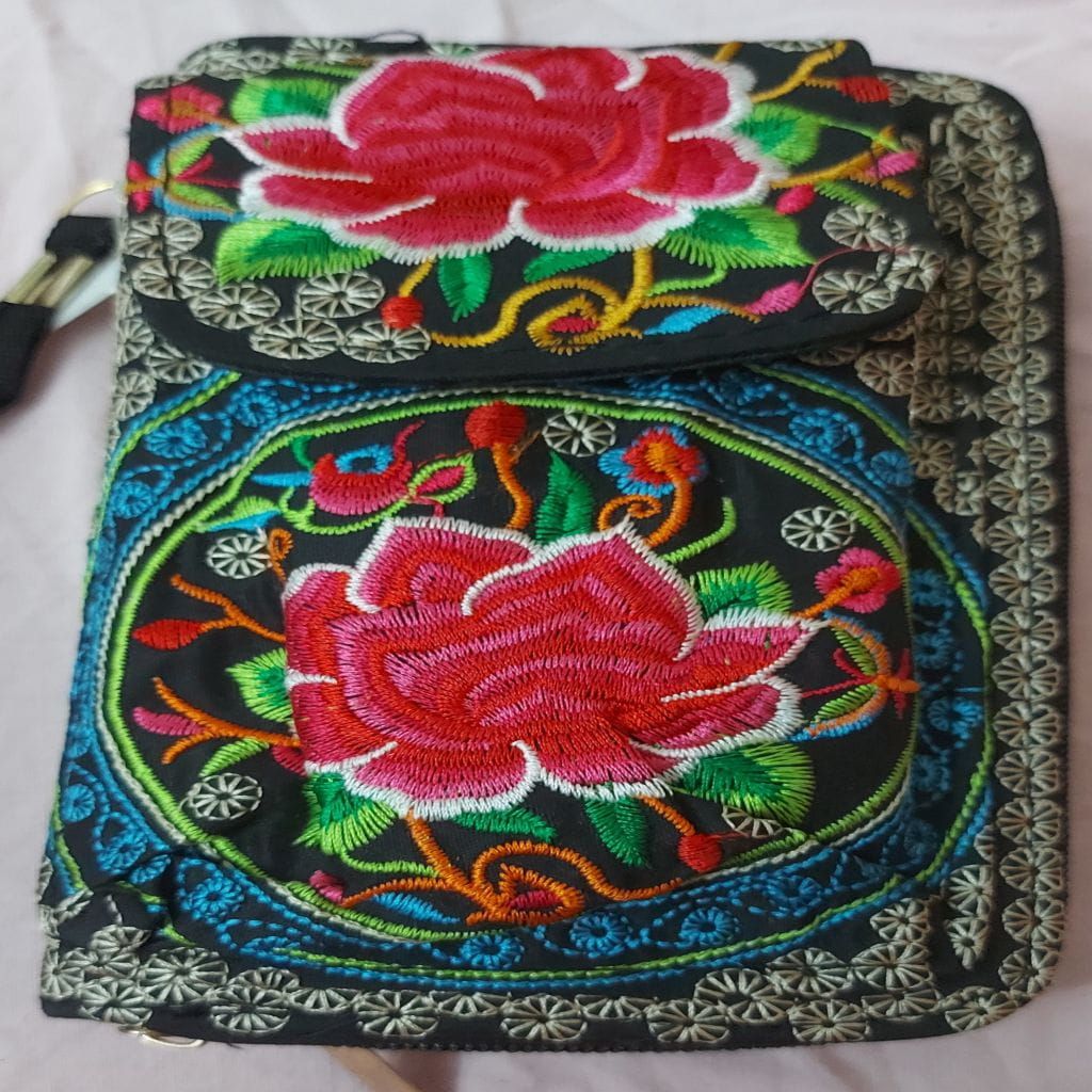 Embroidered wallet