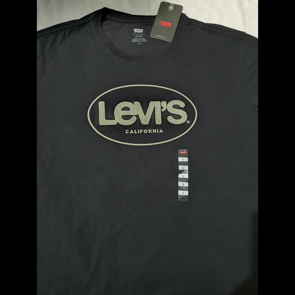 Levi’s T shirt L New with ticket from USA Original