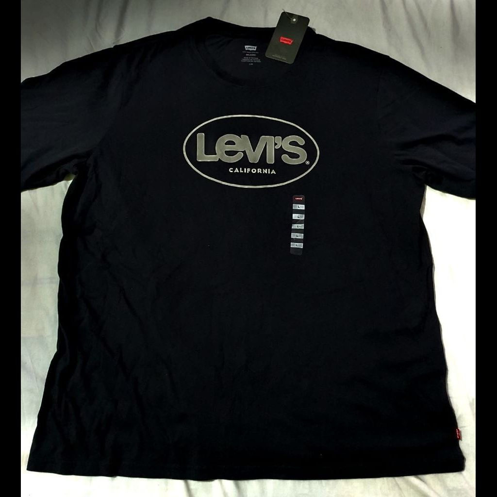 Levi’s T shirt L New with ticket from USA Original