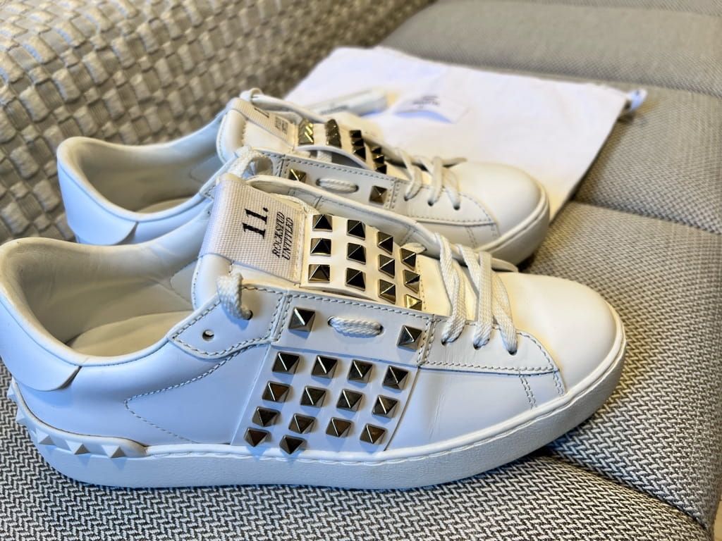 VALENTINO GARAVANI Rockstud Untitled Sneakers