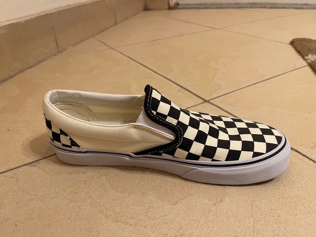 Vans women or men New never used