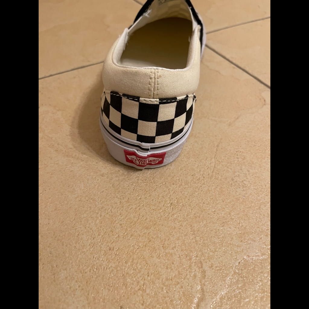 Vans women or men New never used