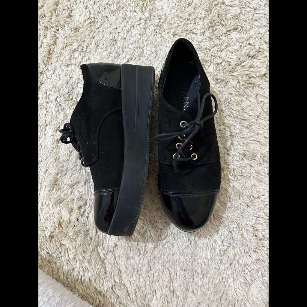 Platform black shoes