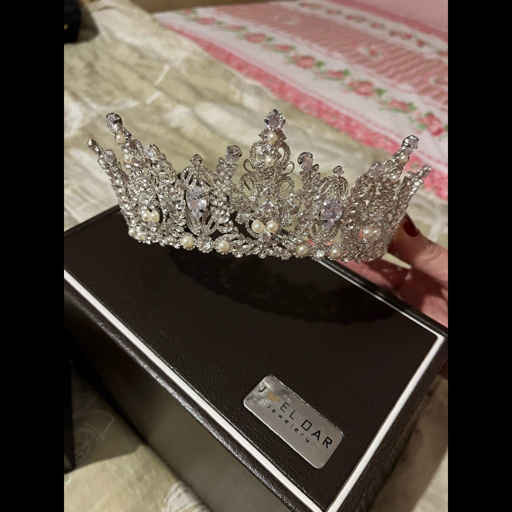 Jeweldar pearls crown